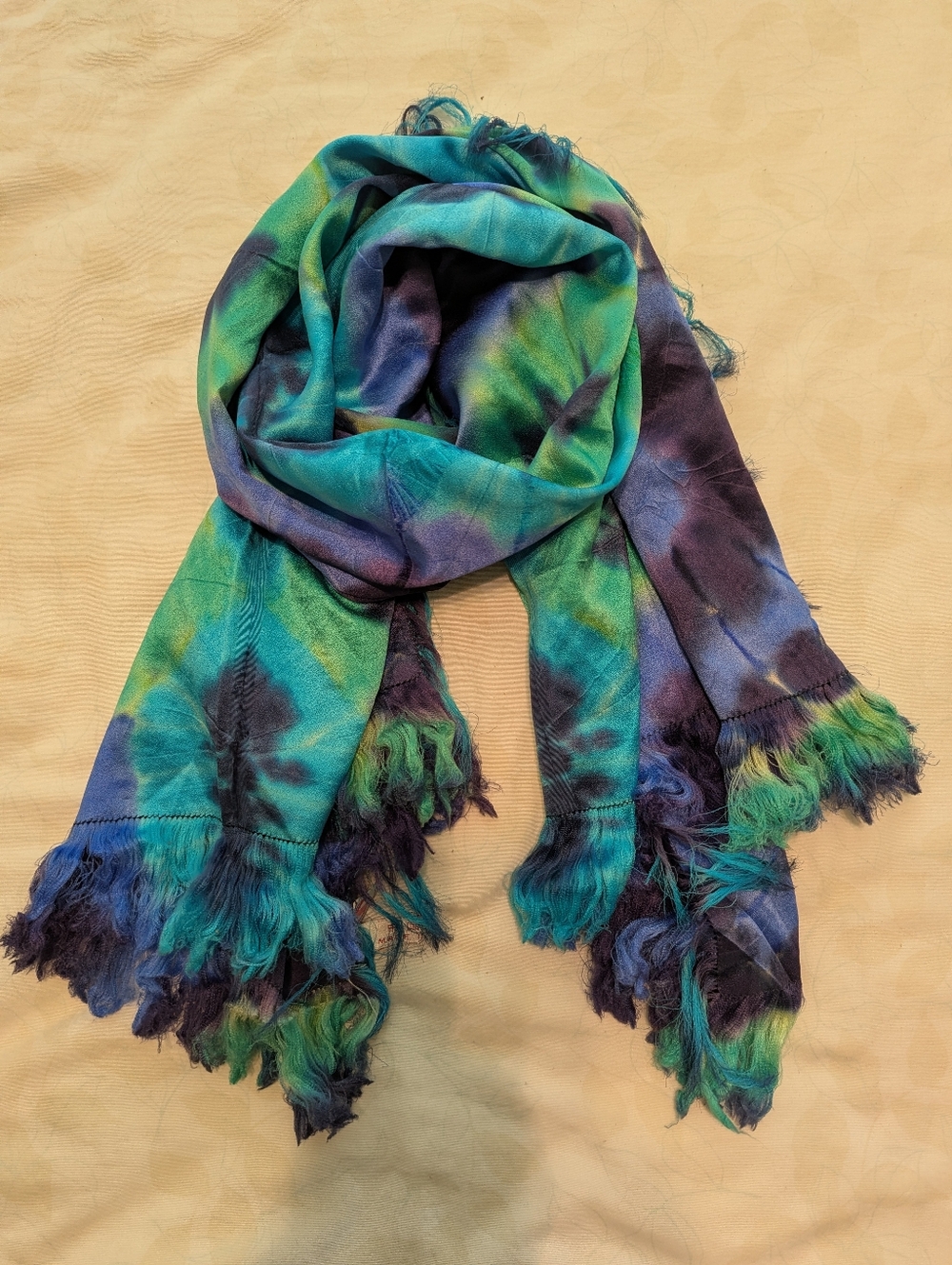 NWOT 100% Silk blue green tie dye rectangle scarf